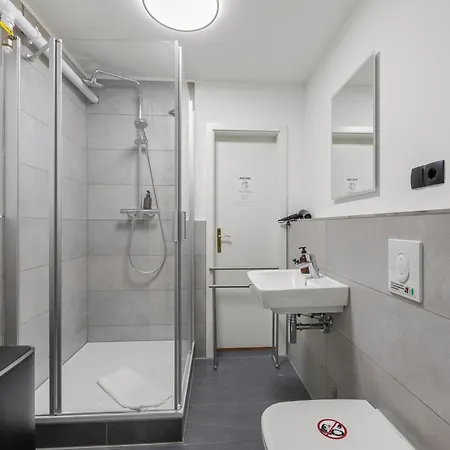 Big Family Treptower Park アパート *