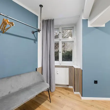 Big Family Treptower Park * ベルリン