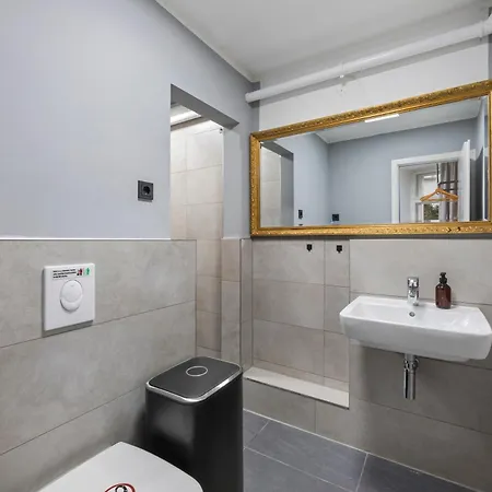 Big Family Treptower Park 公寓