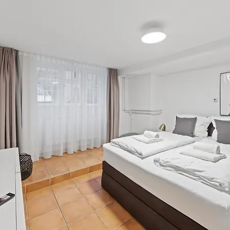 Big Family Treptower Park Apartamento Berlim